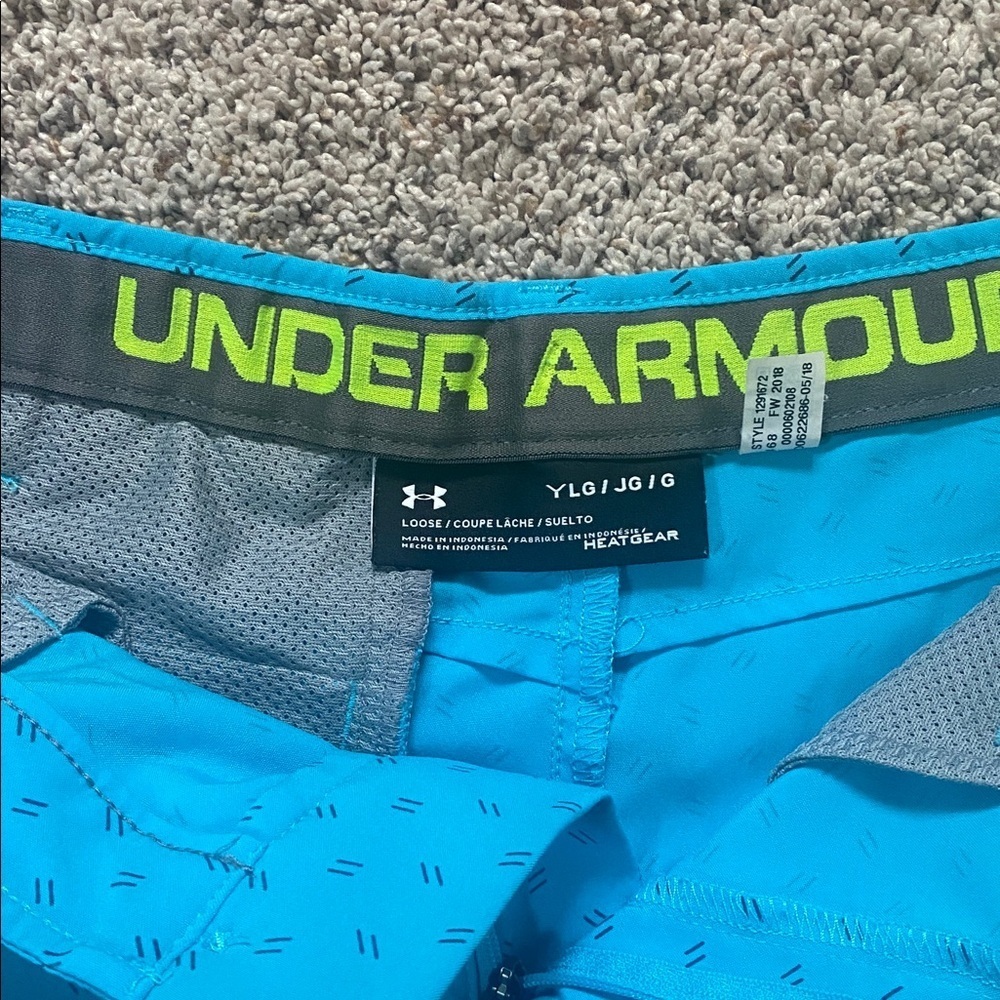 Boys Under Armour HeatGear Shorts size Youth Large - Picture 3 of 5